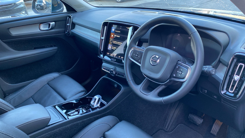 Volvo Xc40 2.0 B4P Inscription Pro 5dr Auto Petrol Estate